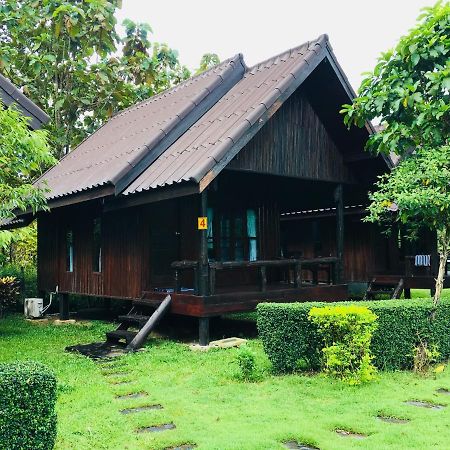 Hotel Baan Maikhiangphu Wang Nam Khiao Nakhonratchasima Exterior foto